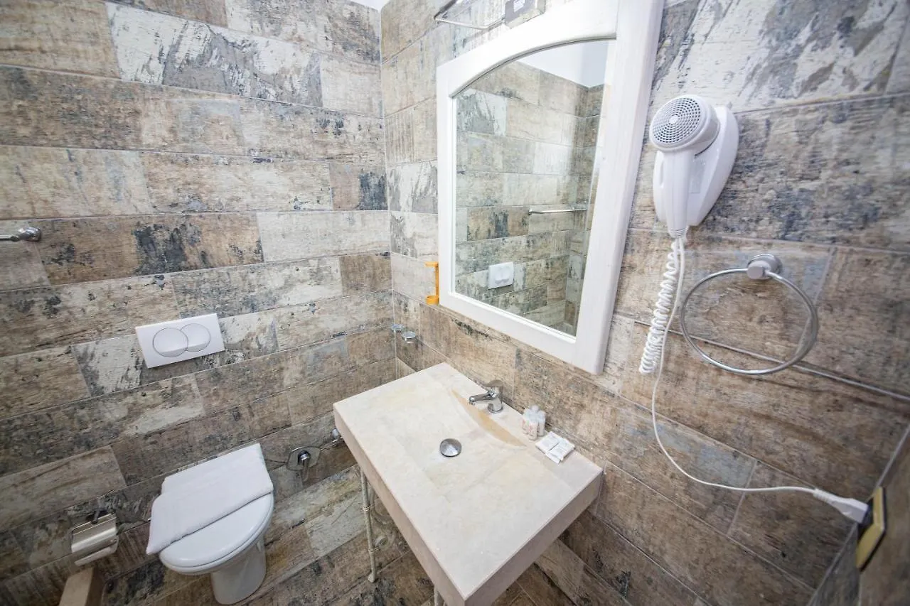 Hotel Sarajet E Pashait 1 Dhërmi 4*,