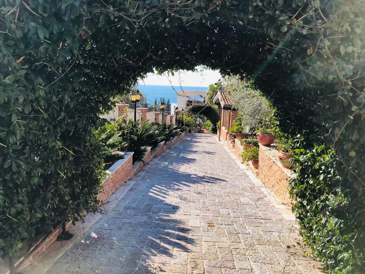 Hotel Sarajet E Pashait 1 Dhermi Guest house