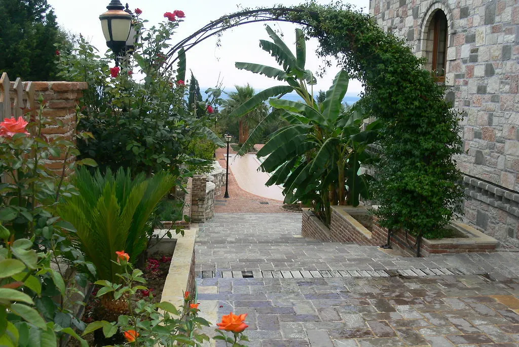 Hotel Sarajet E Pashait 1 Dhermi 4*,